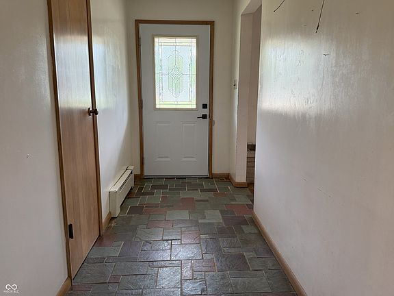3rd image of 2212 Hanover Dr