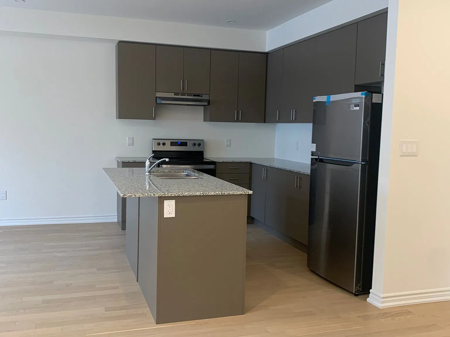 3 bed, $2,700 — Photo 4