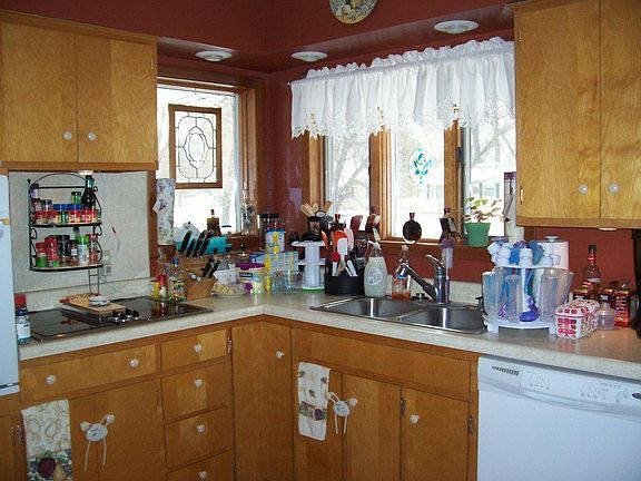5th image of 518 Park St