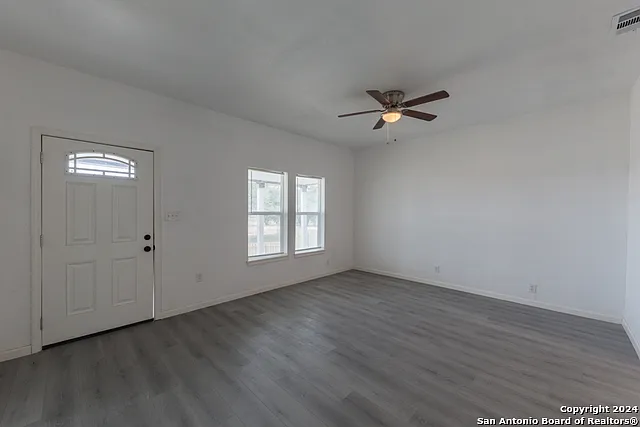 3 bed, 1296 sqft, $1,560 — Photo 1