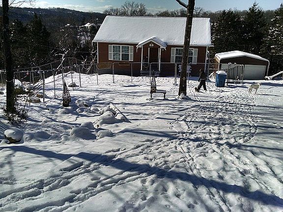 5th image of 375 Wallace Dr