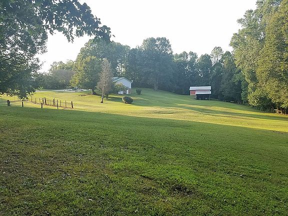 3rd image of 224 Carawood Ln