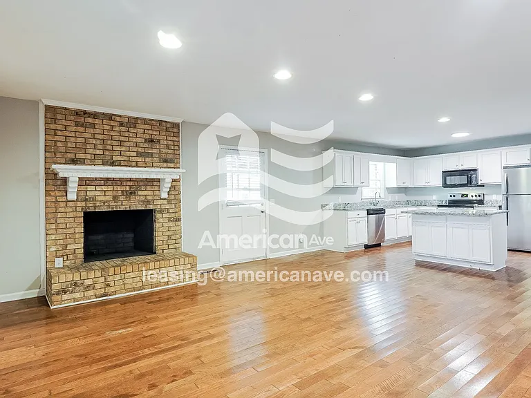 894139_006_living_room_13657070.jpg