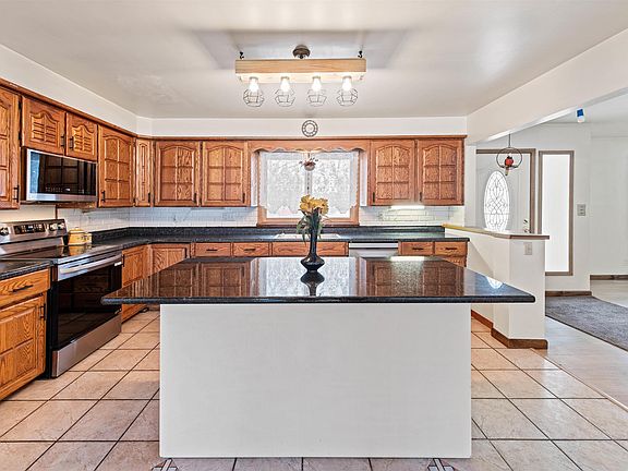 2nd image of 401 McCagg St