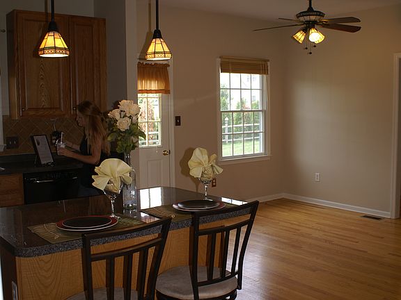 3rd image of 123 Marble House Dr