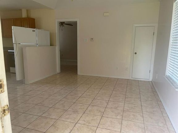 5th image of 702 Staitti St APT D