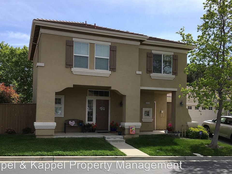 1st image of 225 Chauncy Way
