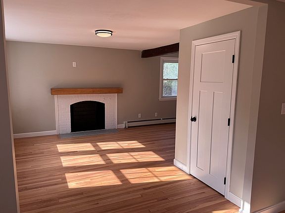 4th image of 74 Sherwood Cir
