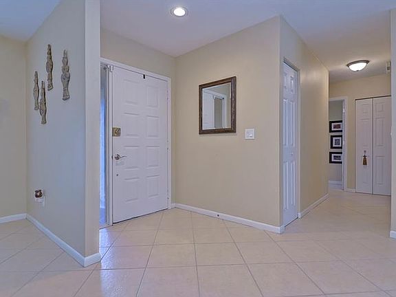 4th image of 16533 Silverhill Dr