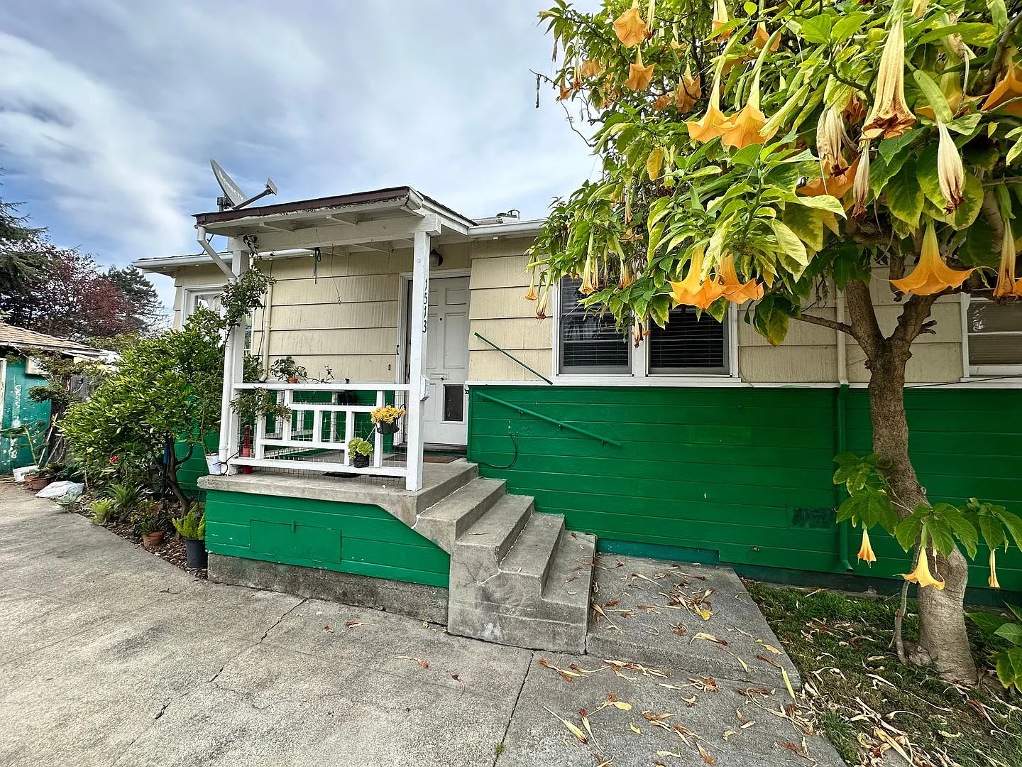 Ewing 1513 Berkeley Way — Photo 1