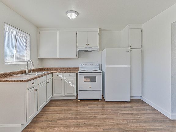 4th image of 290 Pennsylvania Dr #7