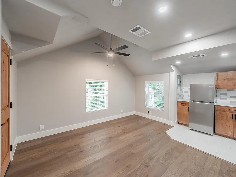 3008 McPherson Ave #D — Photo 2