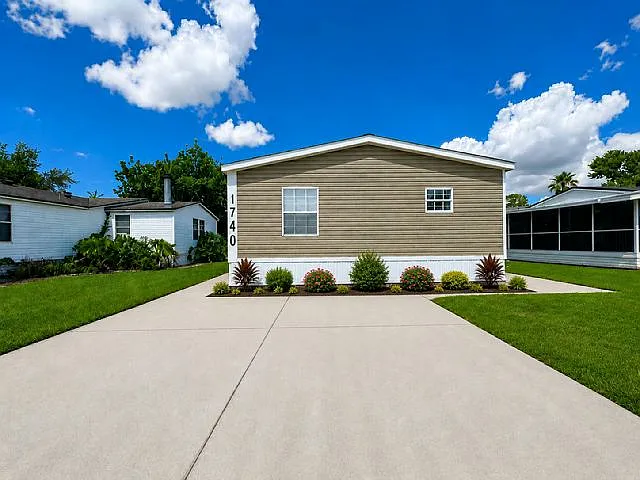1740 Hogue Ave #490