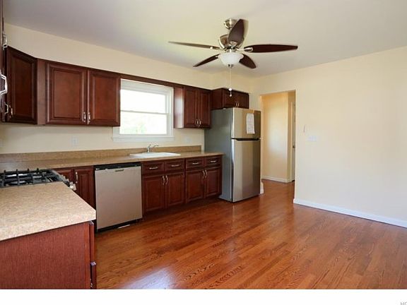 2nd image of 8 Grace Ave