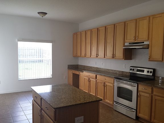4th image of 8448 Carriage Pointe Dr