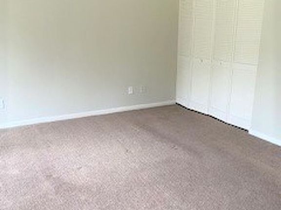 5th image of 726 SE 14th St APT C