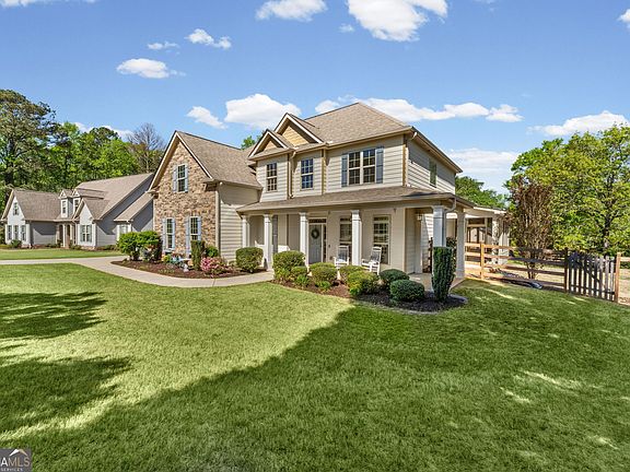 3rd image of 15 Austin Storey Cir