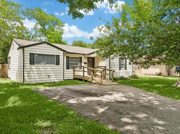 7413 Faith Dr, Deer Park, TX 77536