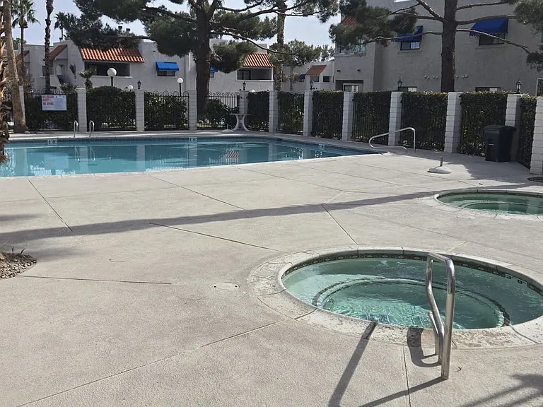 101 Luna Way — Photo 4