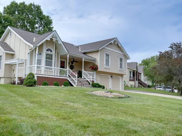 738 SE Wingate St, Lees Summit, MO 64063