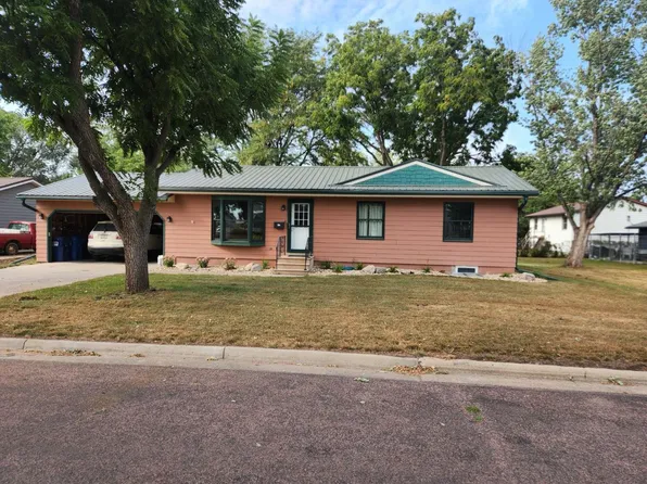 304 W 12th St, Canton, SD 57013