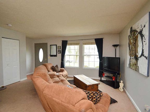 3rd image of 6077 Happy Valley Ct
