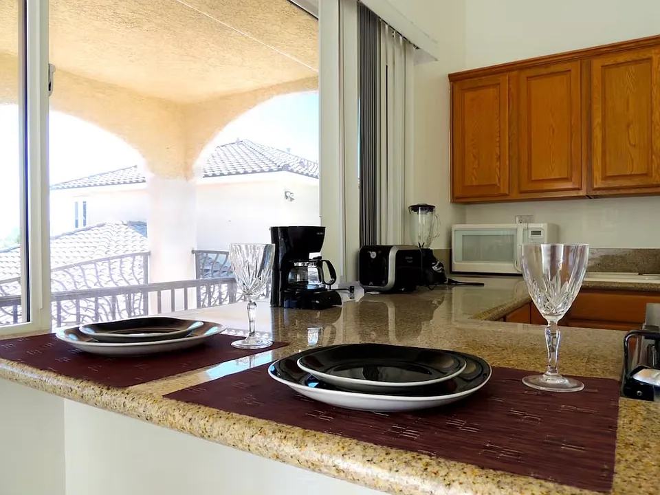 1806 W Oakey Blvd #1