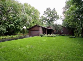 8479 Croix Trl, Roscoe, IL 61073