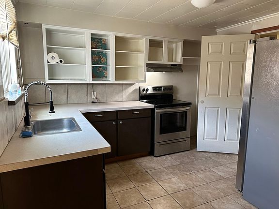 4th image of 2307 Lombard Ave #B