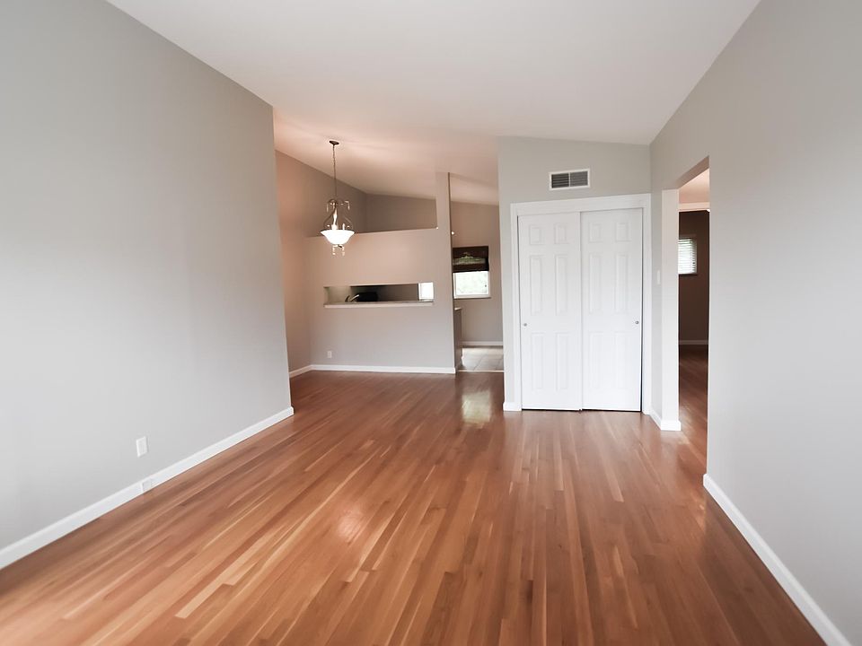 2nd image of 129 E Washington Ave APT 2N