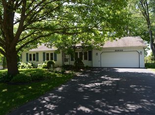 38W319 Bernice Dr, St Charles, IL 60175