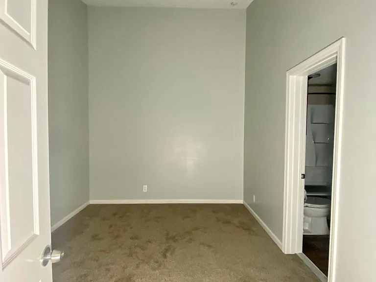 11 Devon Commons Ln — Photo 37