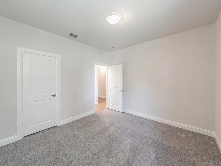 241 Gardenia Dr — Photo 29