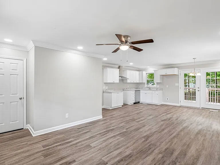 4120 Elmyra Dr — Photo 3