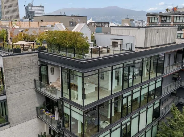 12 Water St #Penthouse 602, Vancouver, BC V6B 1A5