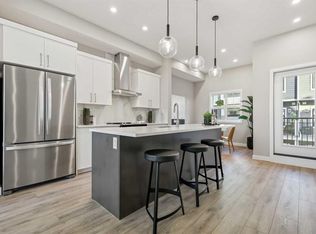 185 S Mahogany Gdns SE #402, Calgary, AB T3M2S2