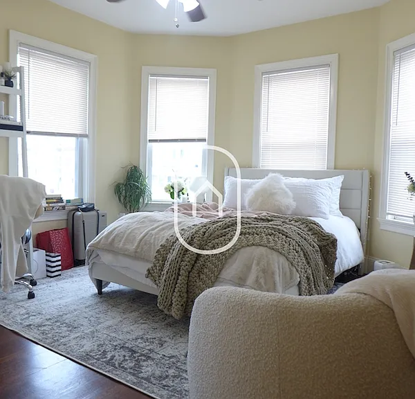 93 Hillside St #4 — Photo 4