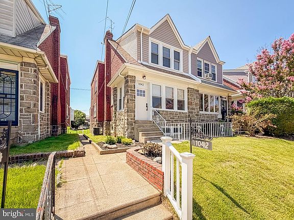 3rd image of 1042 Duncan Ave