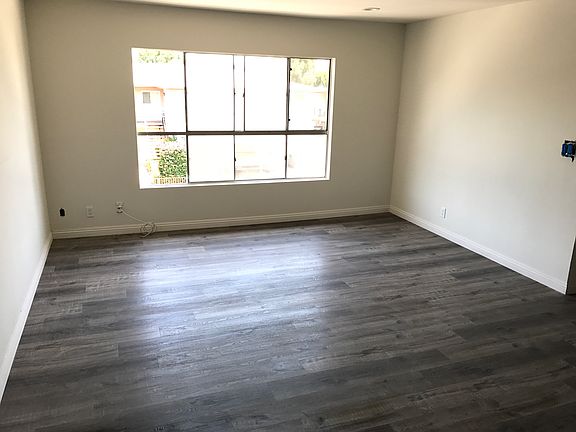 5th image of 4419 Allott Ave APT 16