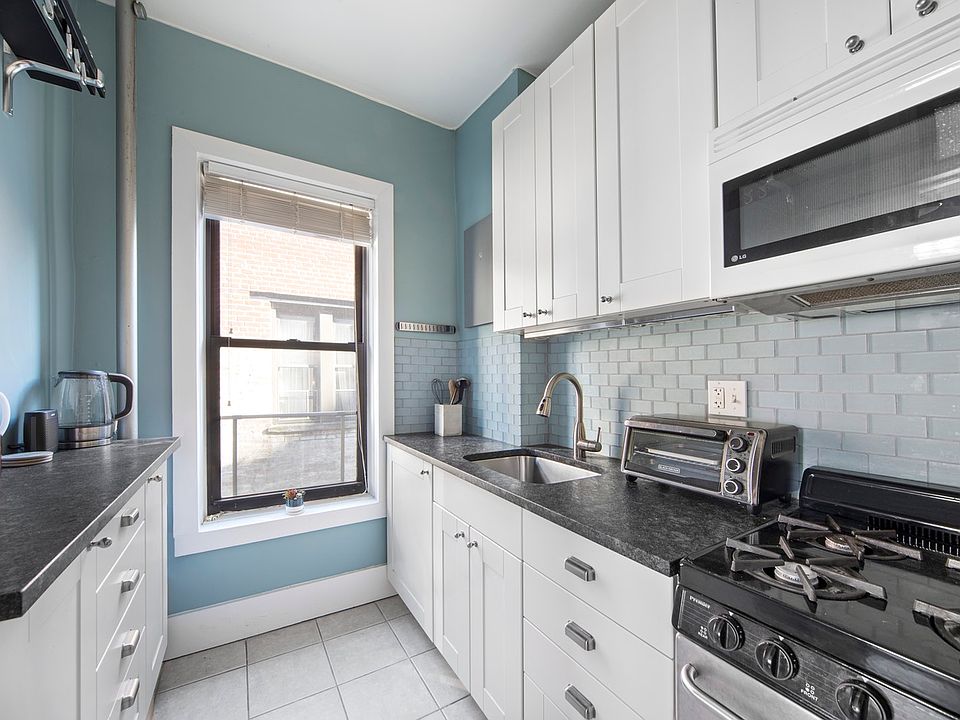 1st image of 149 W 12th St #6/6