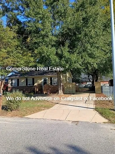 3 bed, 1.0 bath, 936 sqft, $1,195 — Photo 1