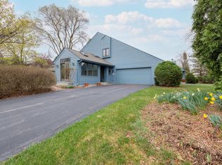 N81W13637 Wedge Ct, Menomonee Falls, WI 53051