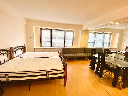 Rented by E Realty International Corp | media 16