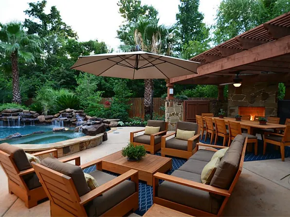 147 W Crystal Canyon Cir, The Woodlands, TX 77389