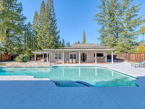 Detached Guest House