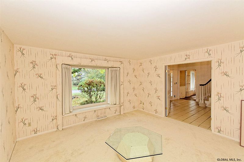 4th image of 35 CLOVERFIELD Drive