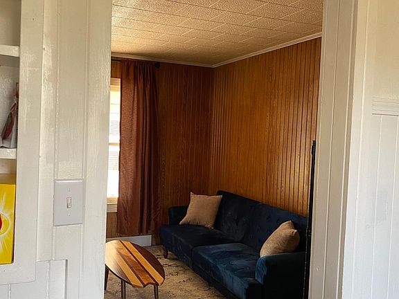 2nd image of 1936 1/2 Las Palmas Dr