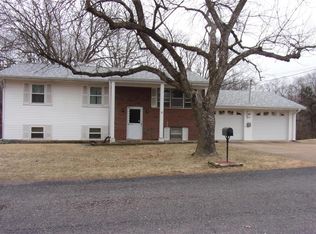 2340 Mickey Dr, High Ridge, MO 63049