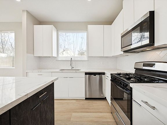 5th image of 8662 Easthaven Blvd
