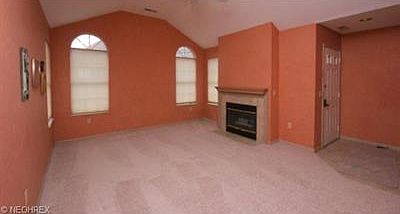 3rd image of 1061 N Jefferson St #2